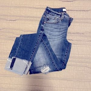 Kancan skinny. Excellent used condition. Size 24. Cute frayed cuffs.